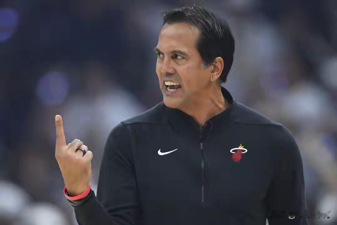 斯波教练是真有两把刷子，这套阵容都能进东部前三
目前，热火以7胜4负排在东部第3