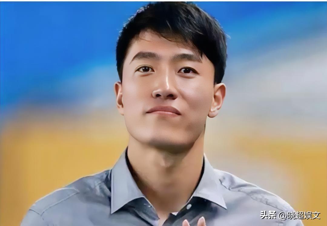 得知刘翔买断的事，我爸对我说，你以后交朋友，千万要找像刘翔这
得知刘翔买断安置的