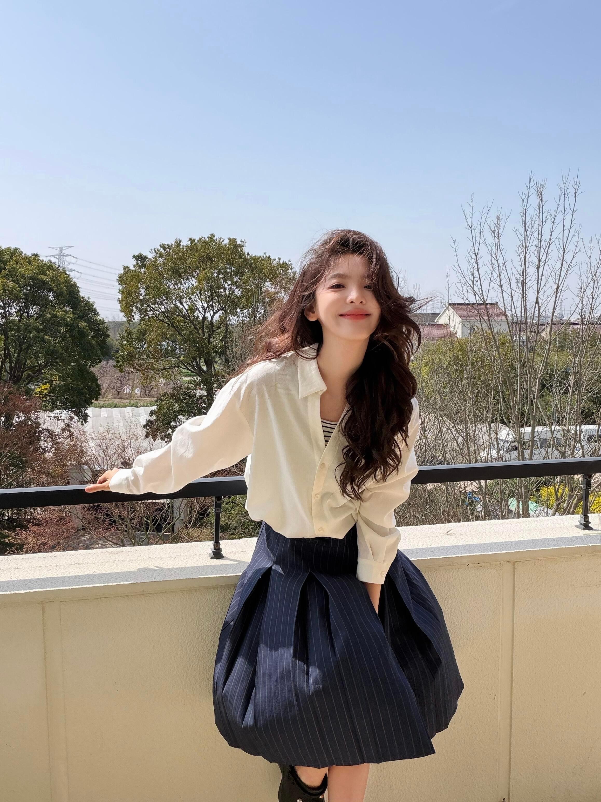 章若楠不愧是白月光女神，笑起来甜过初恋 