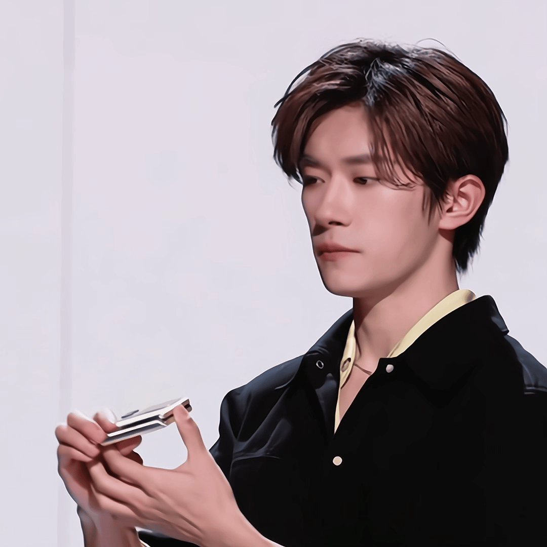 #跨界还是华为会玩# 华为nova Flip正式发布了，5288起，讲实话价格很
