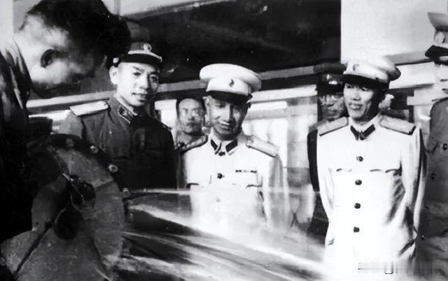 世态最凉时见人心！邓华复出后铭记4位恩人，低谷的善意最珍贵
 
77年邓华重返军
