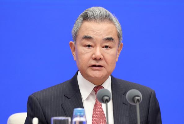 今天上海人工智能大会，直接搞出一件轰动全球的大事，说直白点：未来几十年的AI话语