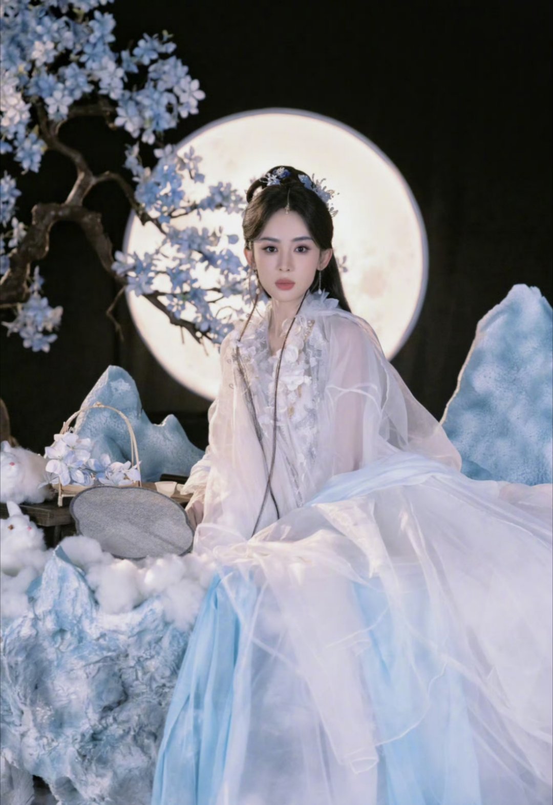 谁家的嫦娥仙子那么美啊[憧憬][憧憬]，我遇到真嫦娥了，娜扎嫦娥美出天际～ ​​