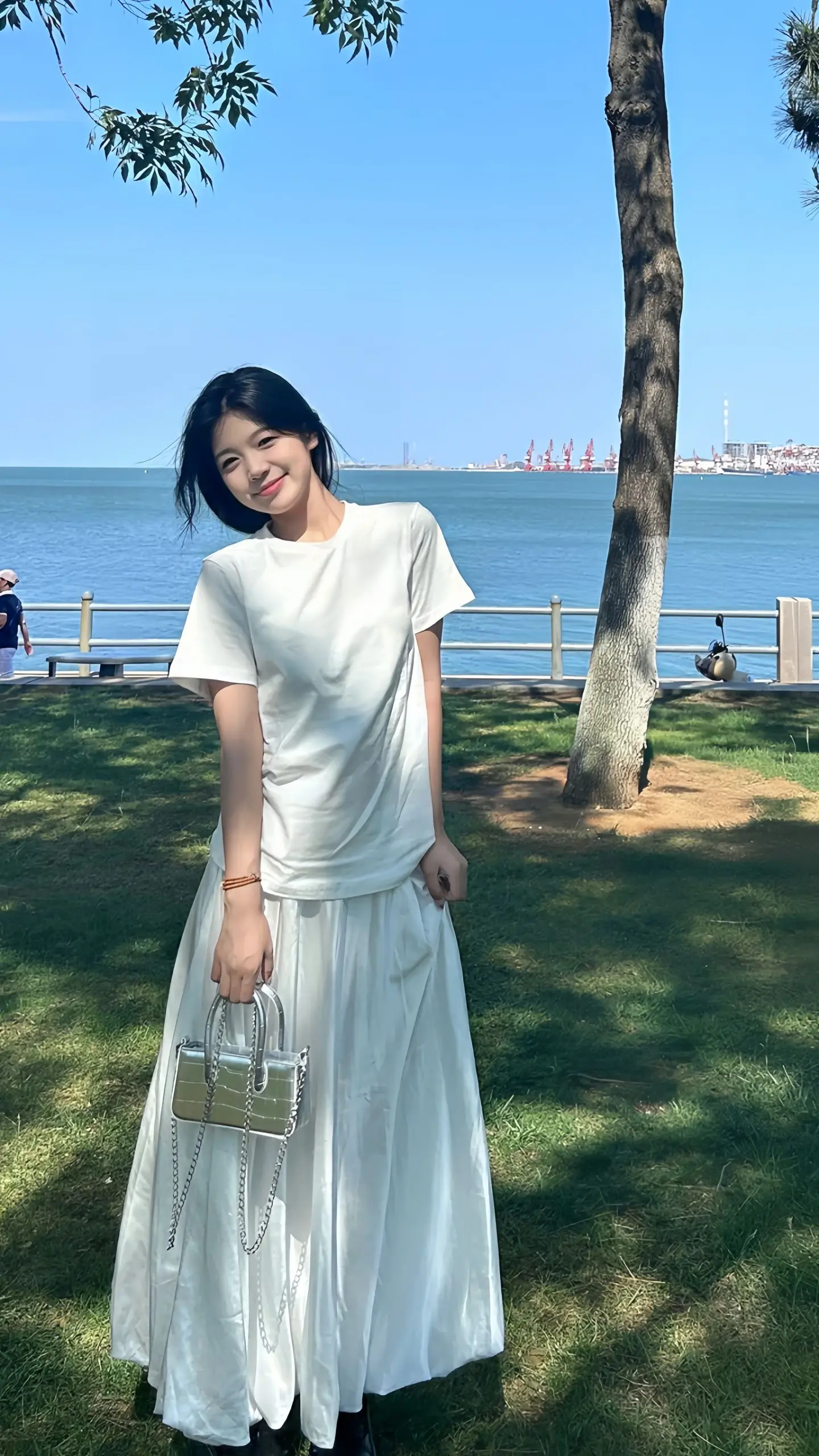 明媚夏天。