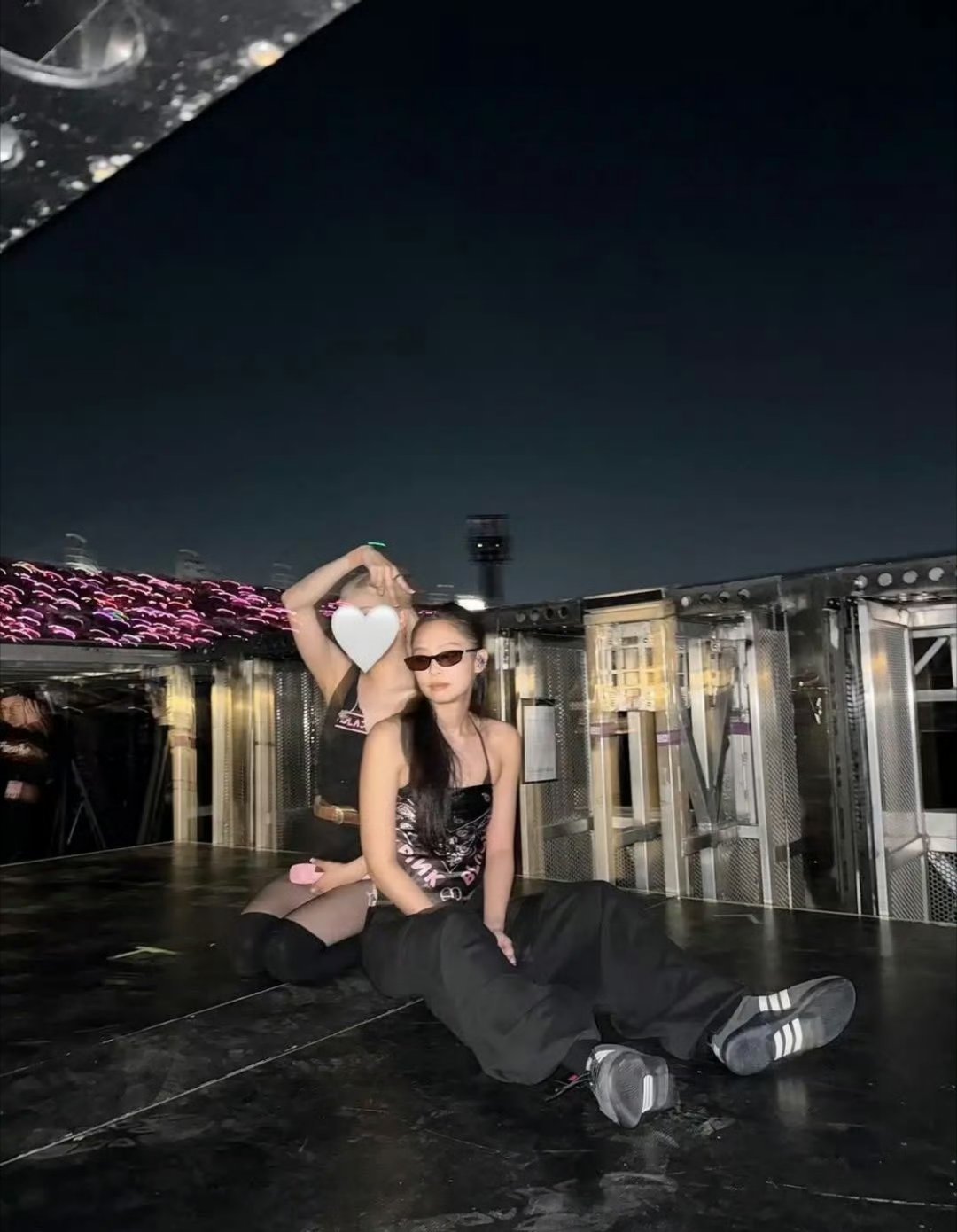 Jennie打码朴彩英这是两人不合的意思吗[思考] ​​​