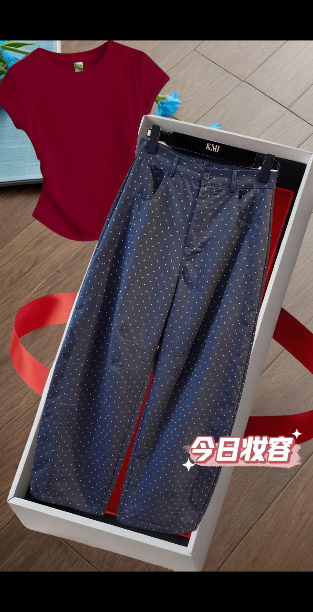 2025夏日复古风来袭！这条深蓝色波点阔腿裤，就是小个子女生的显瘦神器...