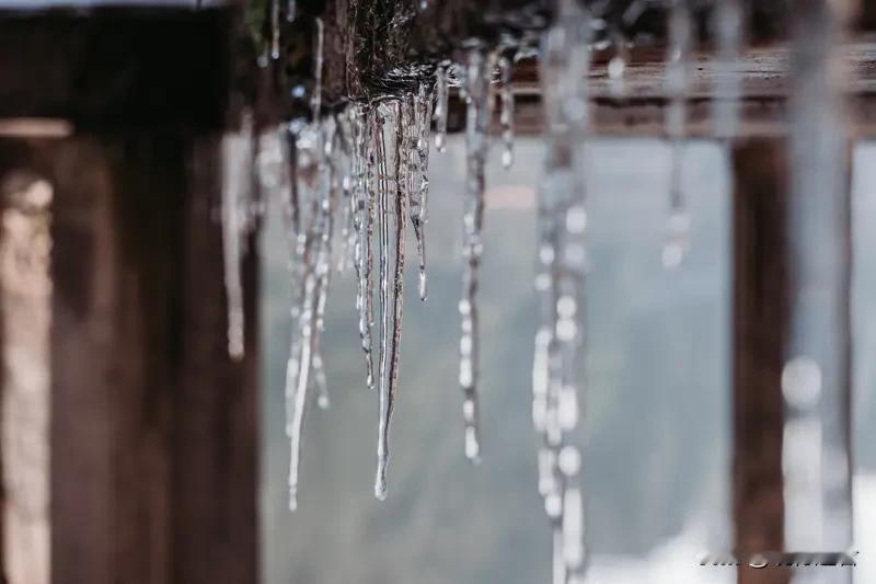 看到我国进入拉尼娜状态，我简单一句话总结，天气大变，未雨绸缪。

拉尼娜现象对我