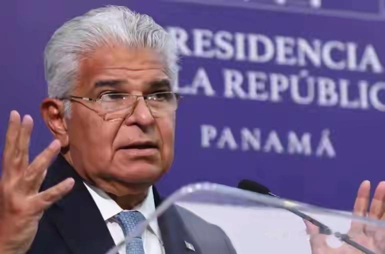 巴拿马这回直接撕毁港口合约，最高法院突然裁定长和运营的运河两端港口特许权违宪，硬