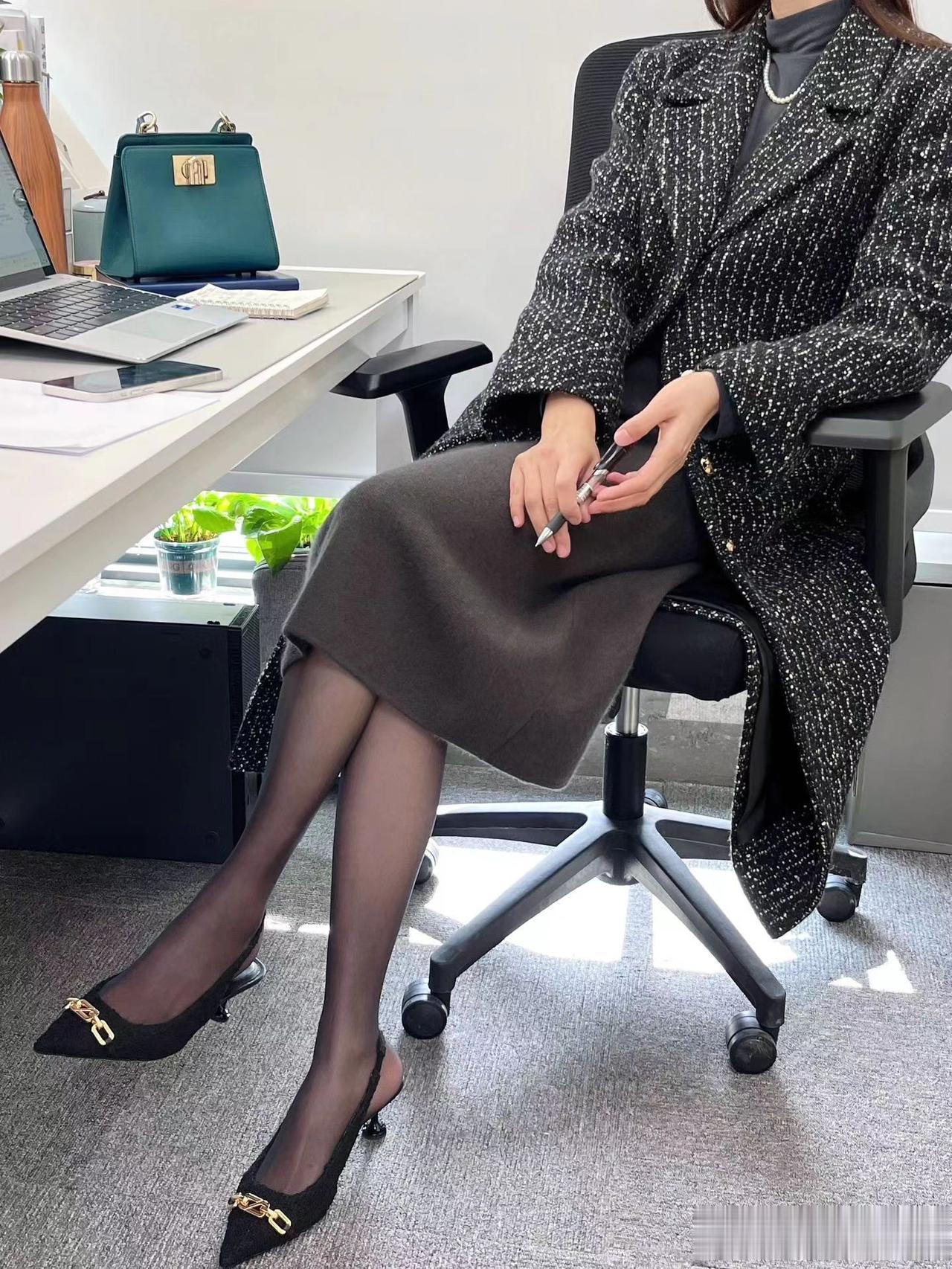 上级有意栽培扶持你的迹象：

在职场中能遇到一个真心想要帮助你成长的上级，实在很