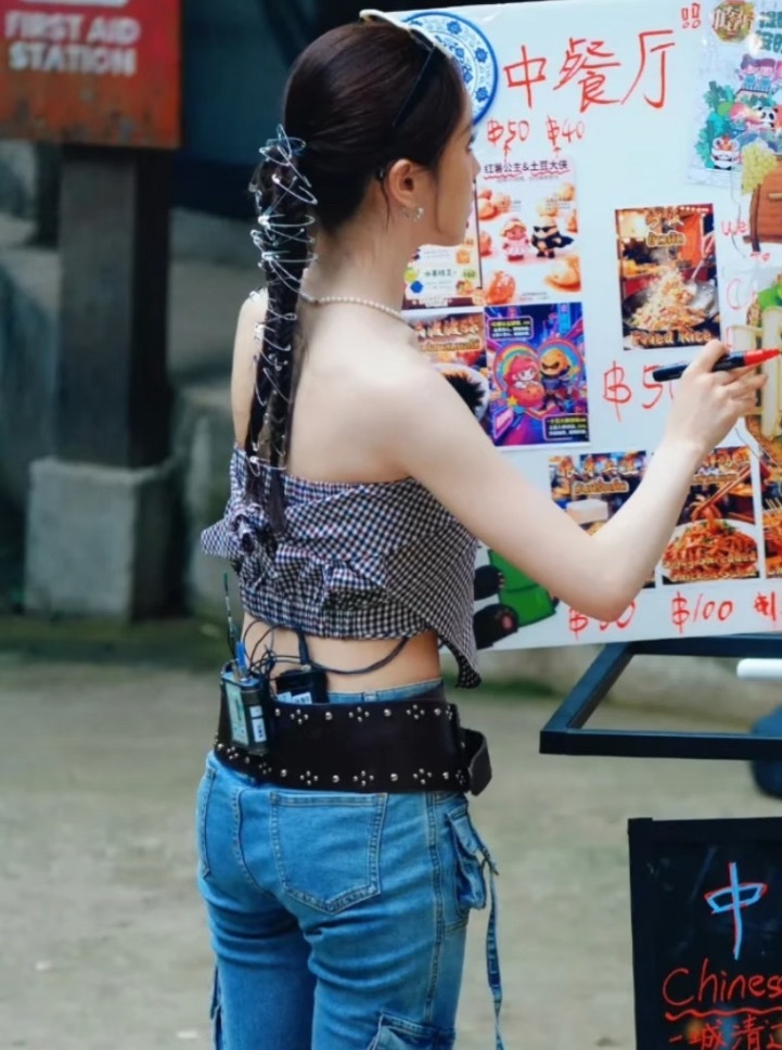 中餐厅张雅琪这个发型很明显带了专门的造型师，🥭铁了心要捧，黑红也是红