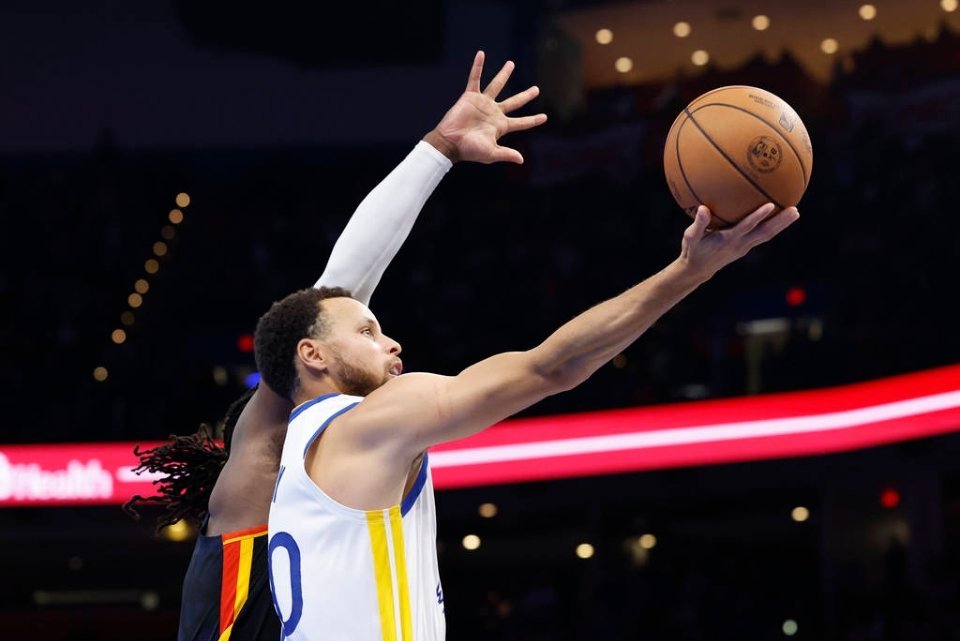 北京时间11月5日，NBA官方公布了昨日勇士141-139战胜雷霆的比赛最后两分