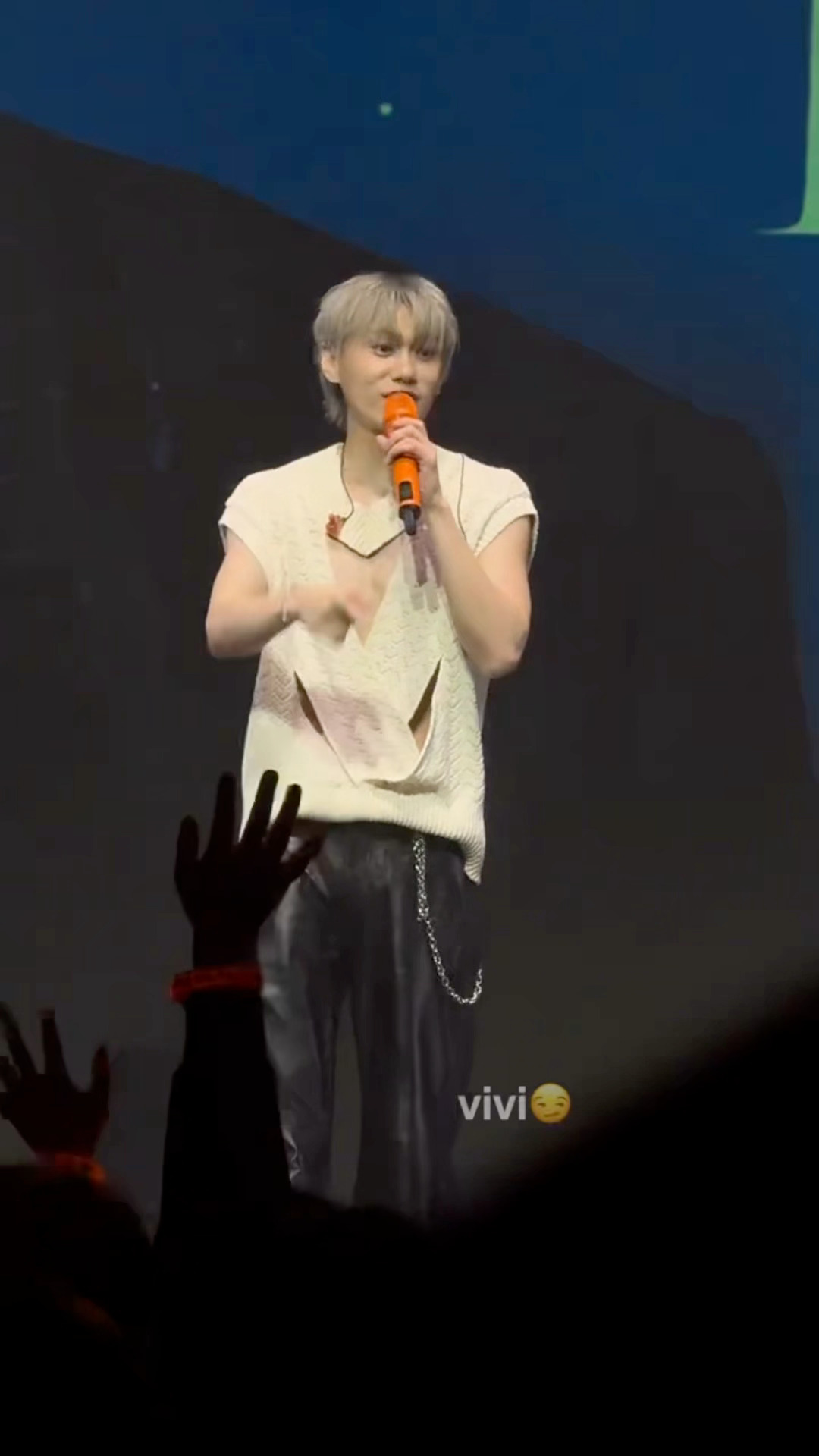 邱宇辰真的说到做到 哇！邱宇辰真的说到做到了～去年说想开演唱会，今年就真的办起来