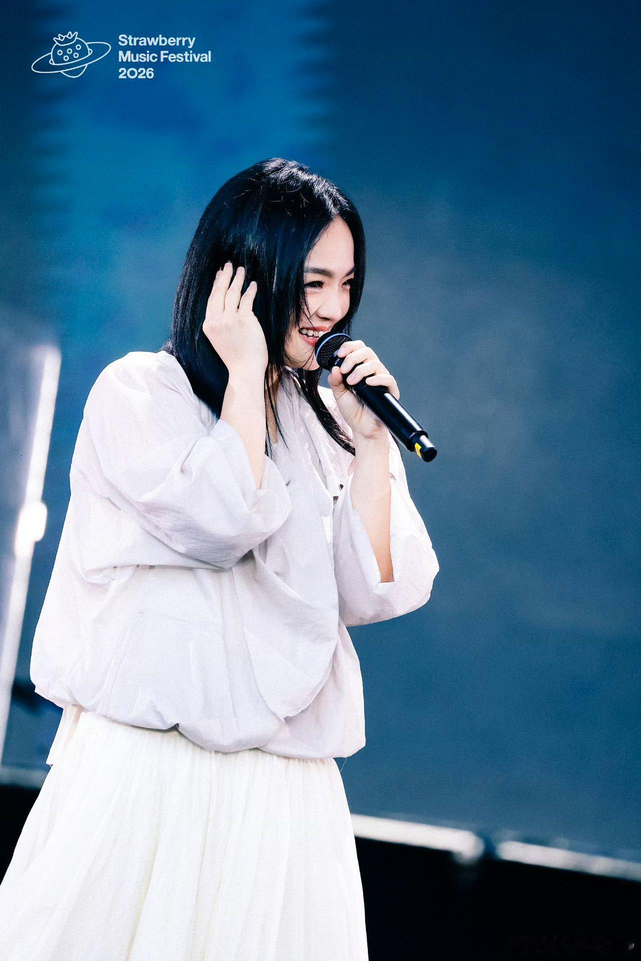 .草莓音乐节奔赴一场初夏音乐盛宴，成都草莓音乐节圆满画上句点，晚风轻拂褪去燥热，