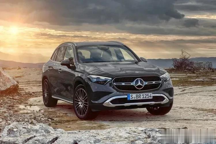 奔驰GLC 260L和300L更推荐哪个？同价位更好的选择是？

GLC 260