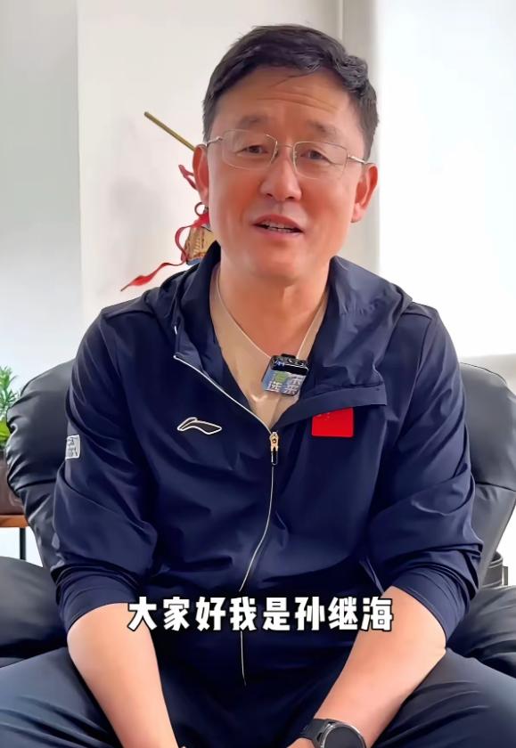 孙继海终于出山办比赛了，结果董路的足球小将没受邀——就这点事儿，青训圈吵翻了天。