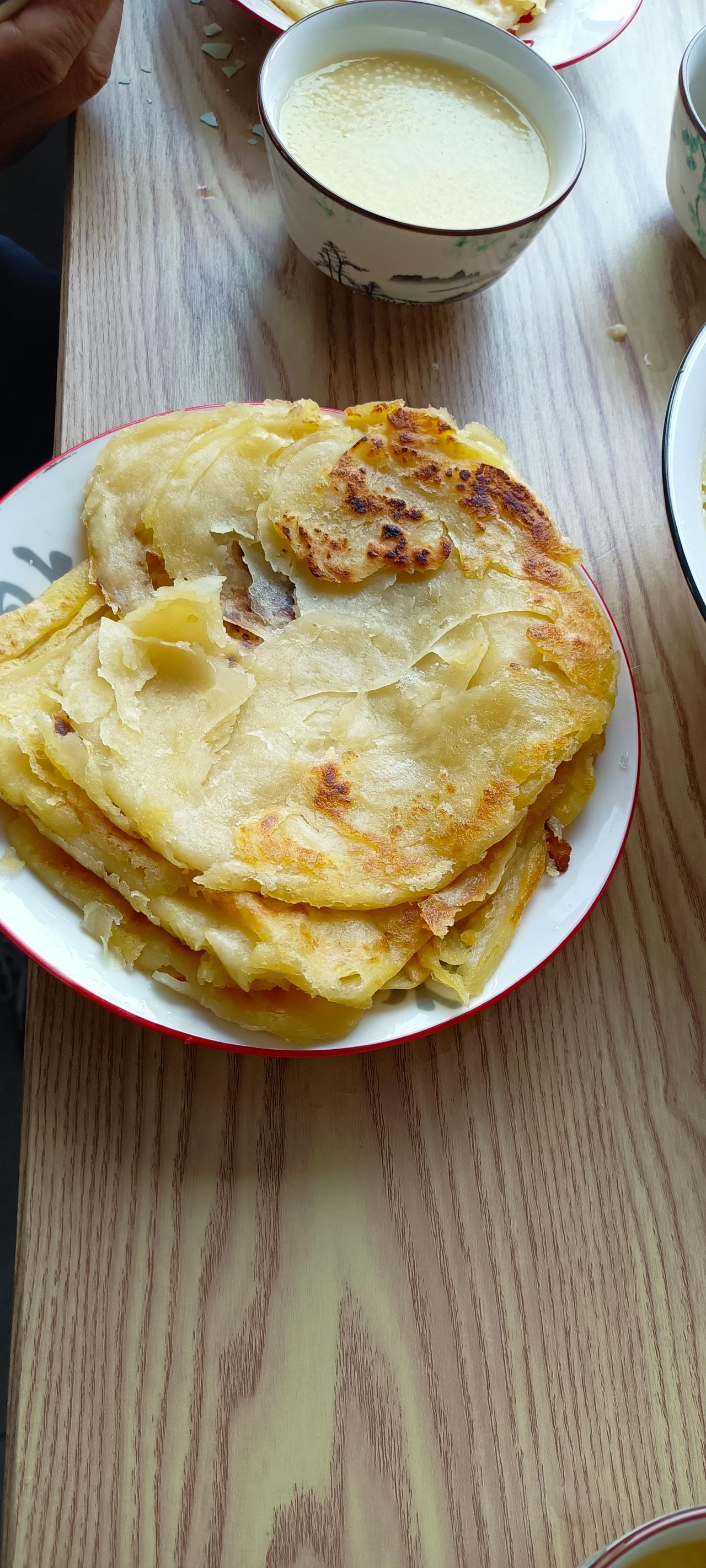 就一顿早饭，我姑姐差点没和她弟弟干起来。
我老公说三大姐，你的手艺也不行啊！这饼