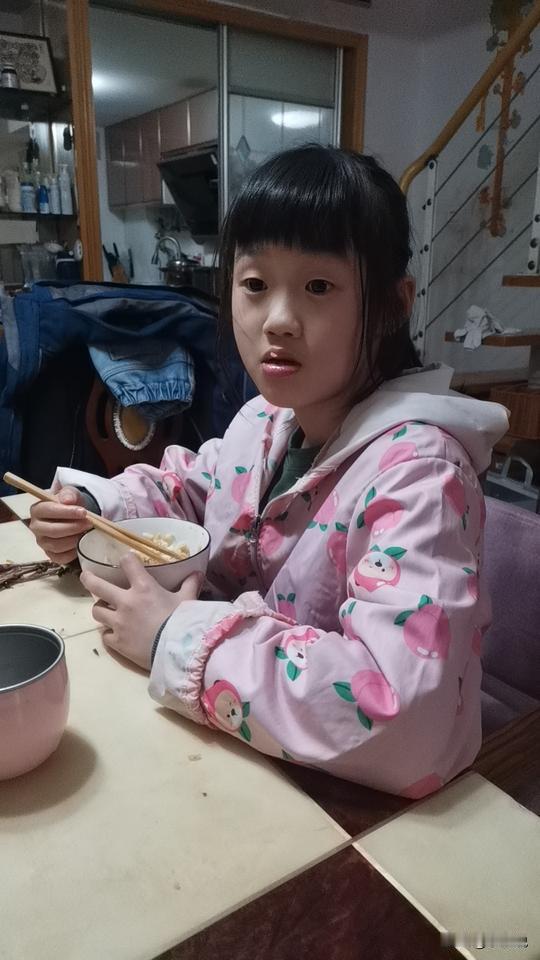 哎，现在陪读，没法上班，只能在课上写写头条，希望能赚个早饭钱！