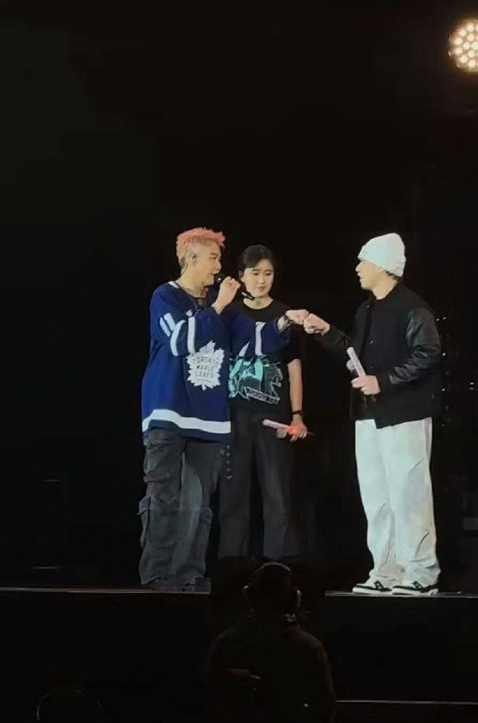 王嘉尔陶喆 莫名的关系网 不得了啦！演唱会上和王嘉尔有了奇妙关联，互动歌迷叫Ja