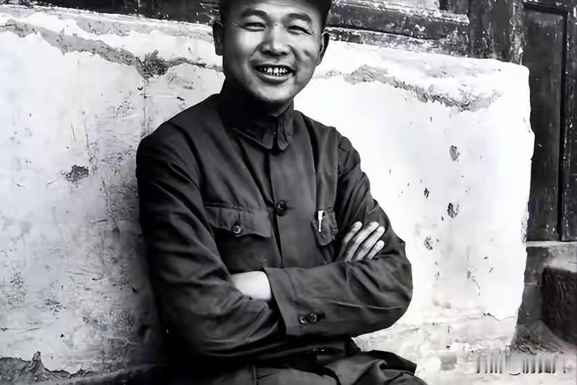 九次负伤满是伤疤，66位亲人惨遭杀害，卧病三十年，为何毛主席始终念念不忘徐海东