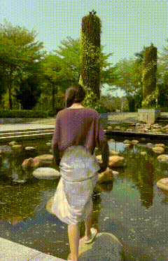 果然
如我心中所想
她还是不出所料的掉下去了[呲牙]