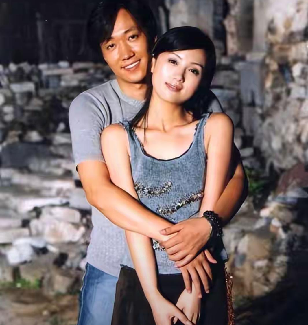 离春节只剩1个月，52岁辛柏青终于传出喜讯，朱媛媛可以放心了！娱乐 明星