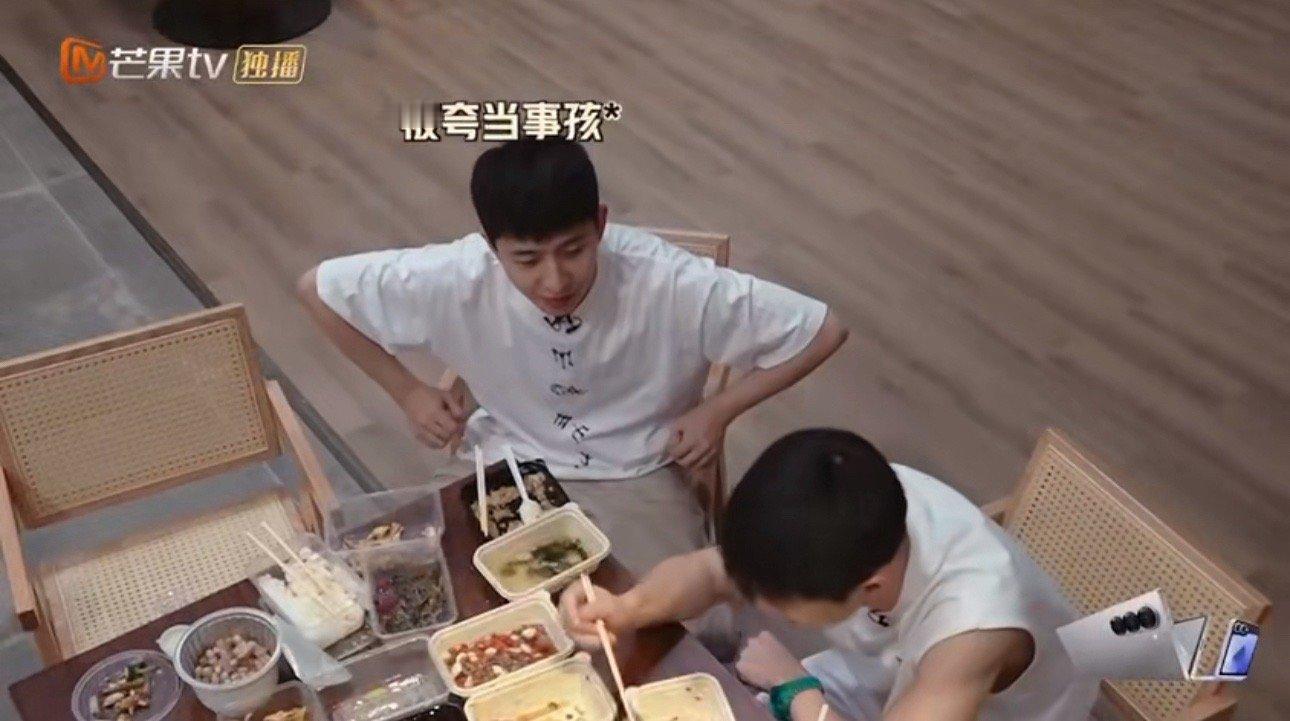 #唱跳圈还是让焦迈奇闯进来了#没想到唱跳圈终究还是让焦迈奇闯进来了，也是厉害了[