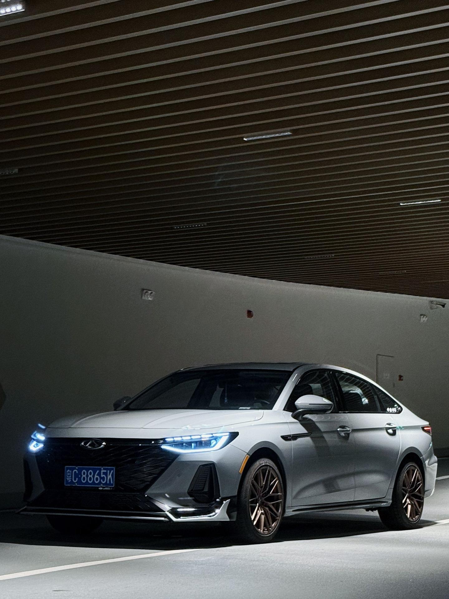 少年，终有一天你喜欢的爱车会出现在你身边 所以，请别放弃你的热爱