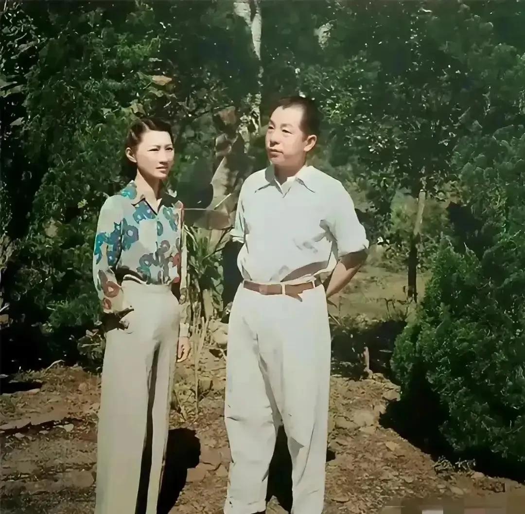 图片中的渣男，相貌平平，身高还不到1.7米，还说他是美男子，这不是瞪眼说瞎话吗？