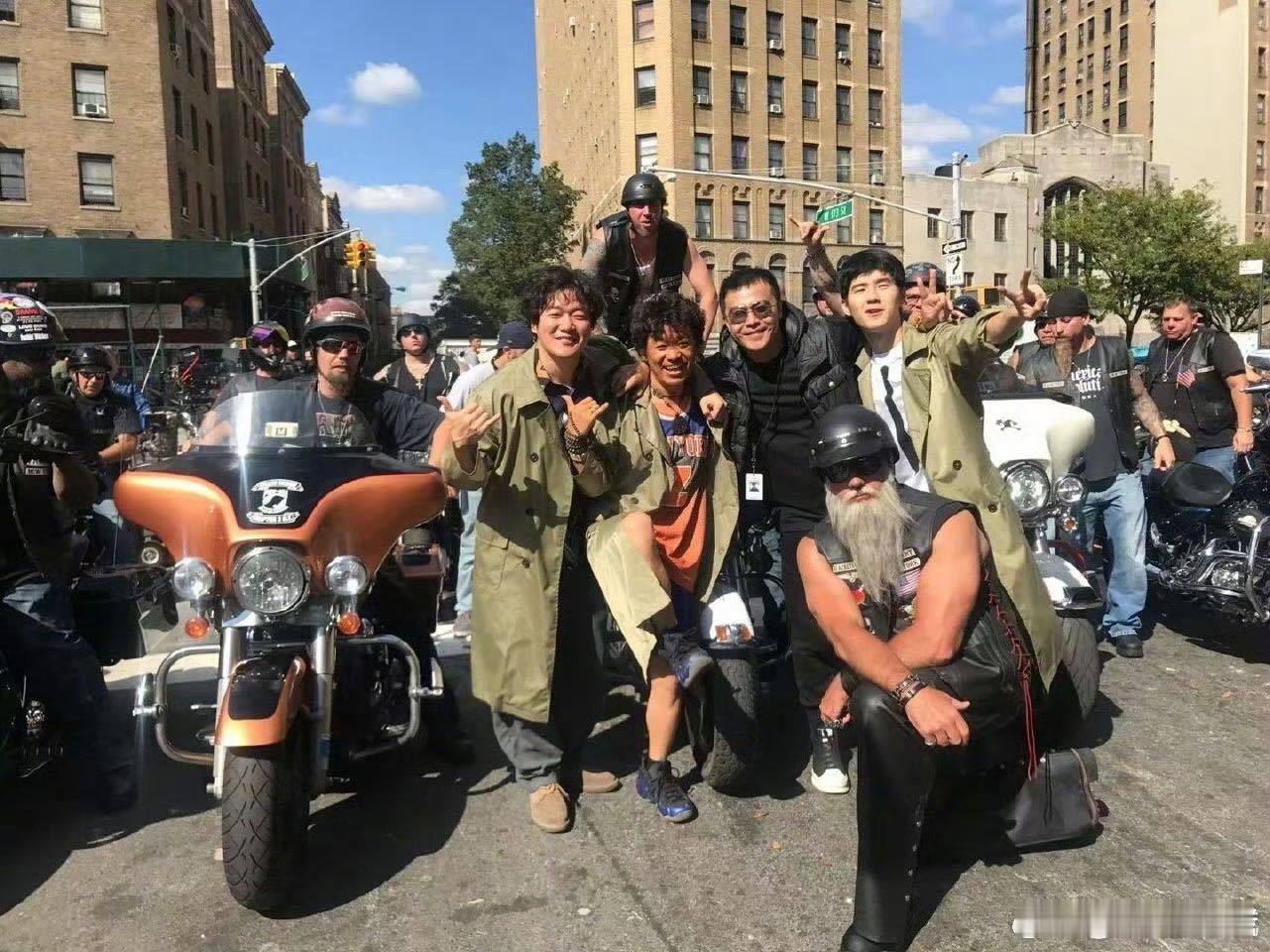 陈思诚最应该感谢的就是宝宝强，没有宝强没有唐探，各种意义上的双向奔赴。 