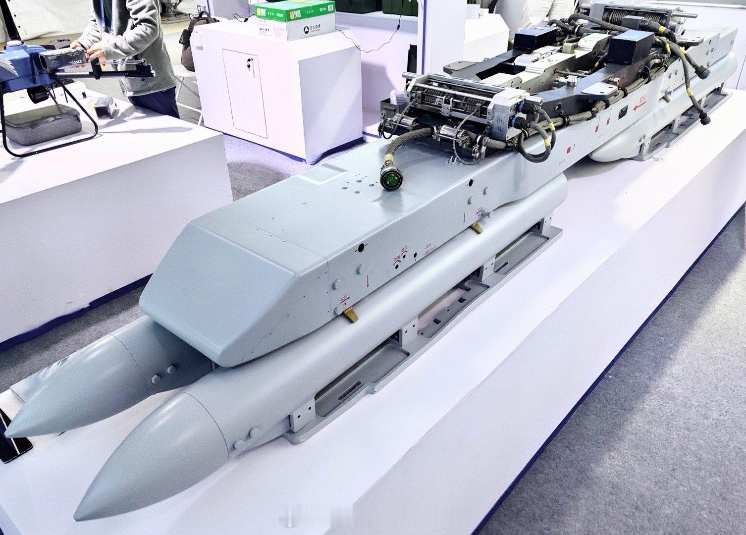 珠海长春看不到的厉害东西，在南昌悄咪的给看。这次低调展示了新型多联悬挂投放装置，