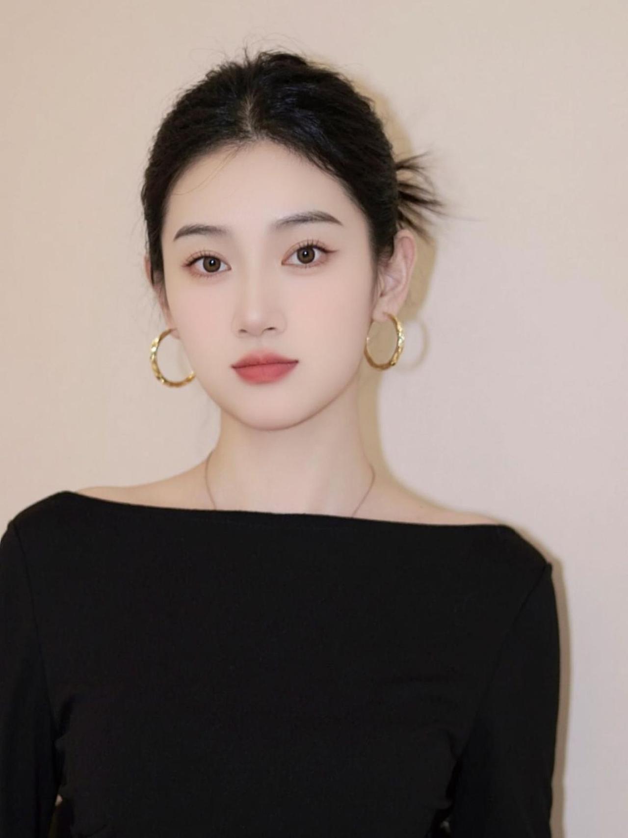 AI简约氛围感写真 抖音ai创作 抖音玩法合伙人计划。