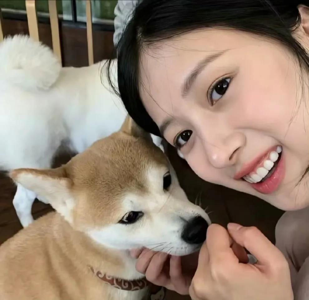 跟你分手没超过5个月的情人，只要你和她有过肌肤之亲，她回心转意的概率是89%以上