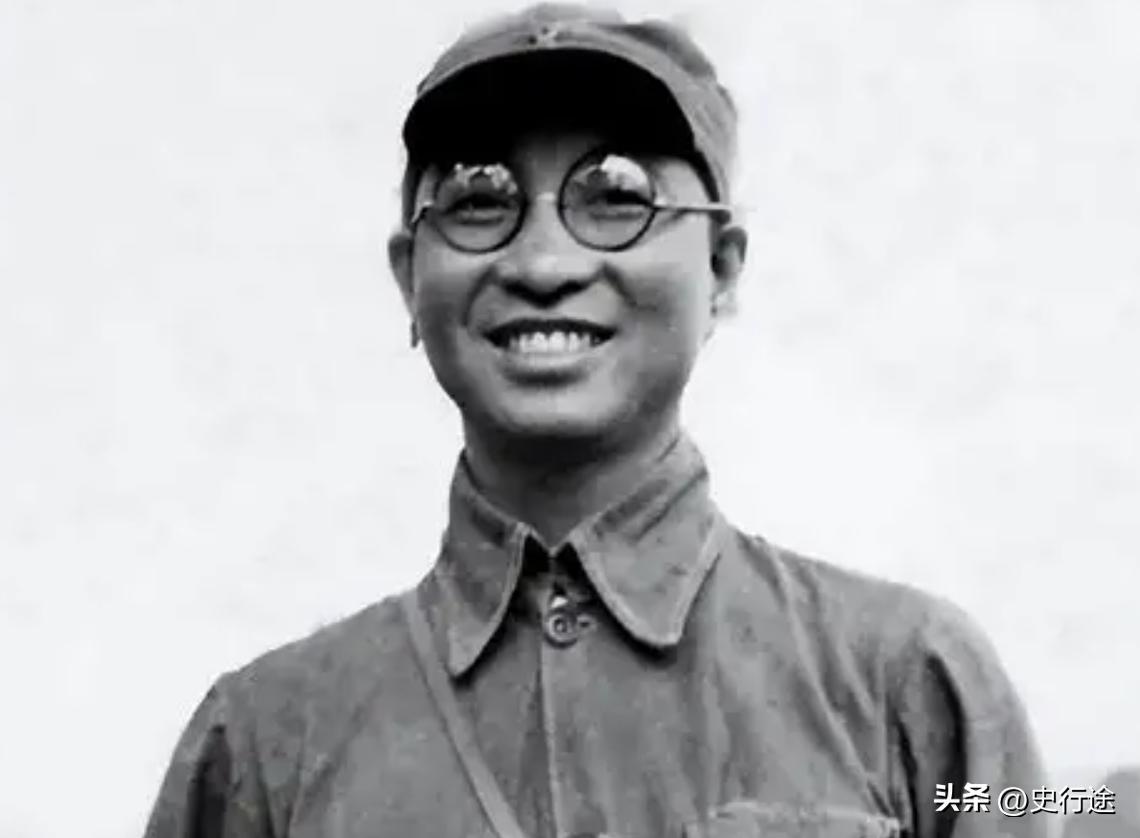 陈赓为何没当上中野副司令员？
可从两个方面来看，常规上讲很正常，中野已有俩副司令