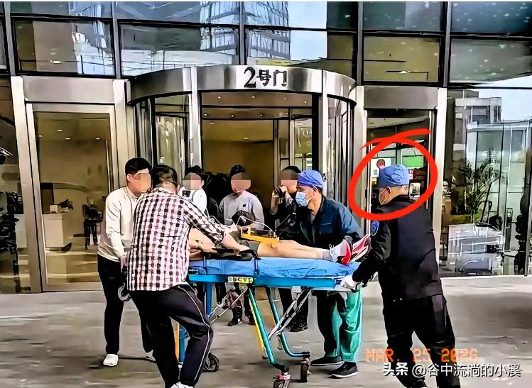 张雪峰离世的细节曝出，
每一个字都让人觉得惋惜又心痛！

在家跑步机跑步突然倒地