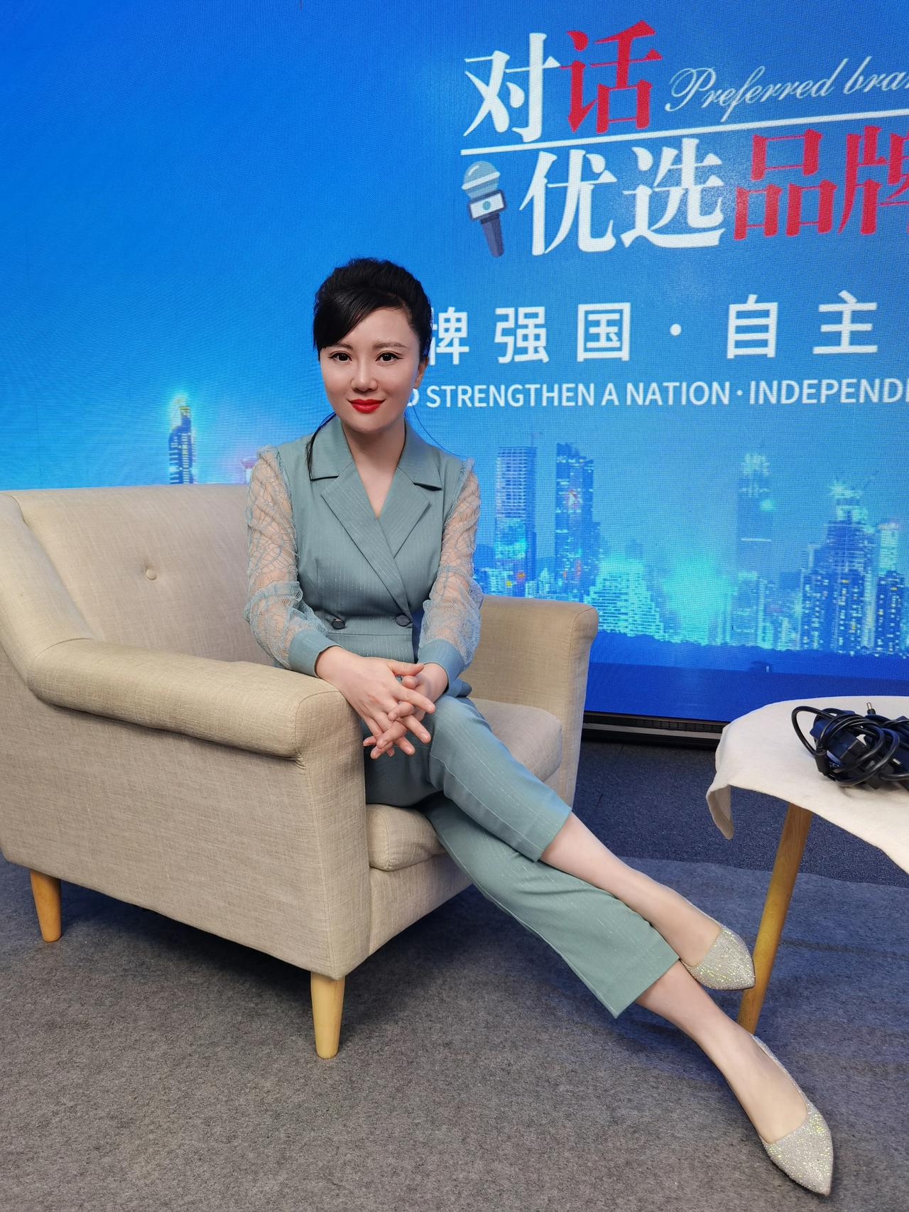 昨晚飞来✈️ 深圳的航班晚点了5个小时，直接导致昨晚只睡了不到5个小时，然而今天