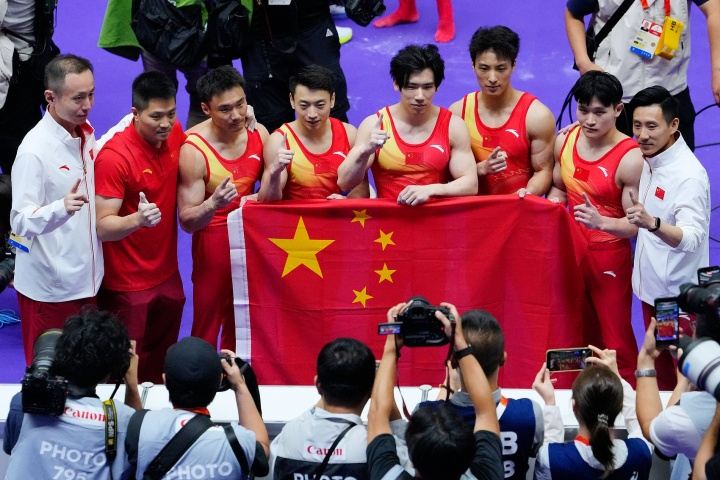 【张博恒回应因伤放弃个人单项比赛：团体带伤上六项那一刻我就知道比不了单项，痛就自