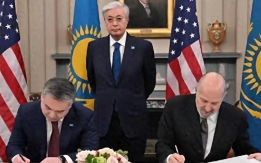 哈萨克斯坦2000万吨稀土转卖美日，中国出口新规一出，哈方措手不及。
 
作为全