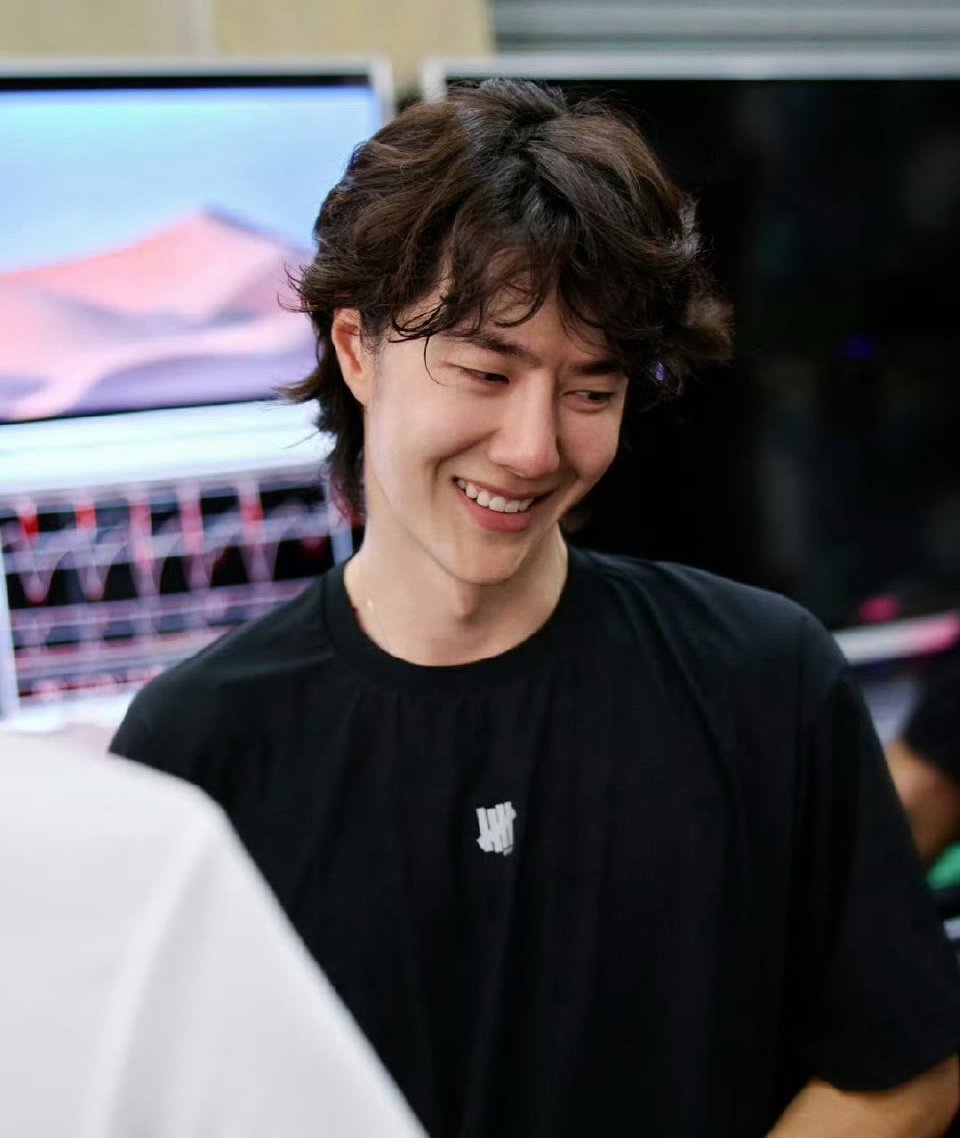 ⁹⁷💚⁸⁵王一博 晚安，我的大明星。