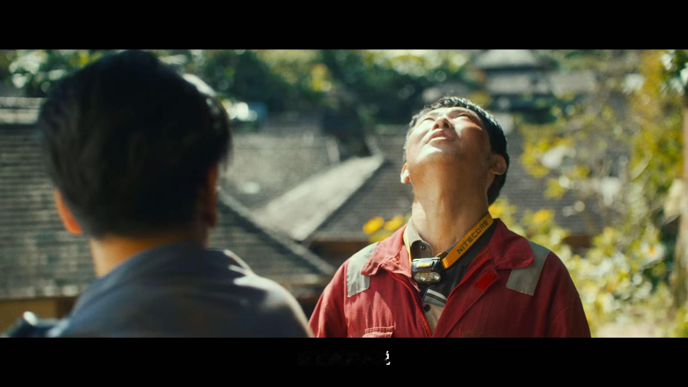 电影爆水管定档 这剧情设定也太荒诞又好笑了，彭于晏演的卷王把小镇管得七年零犯罪，