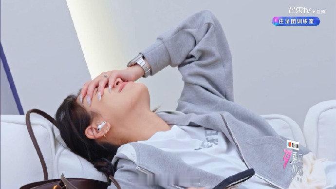 江语晨小考前一晚被前夫告了这人是真会挑时间啊，专挑姐姐最忙的时候搞事乘风2026