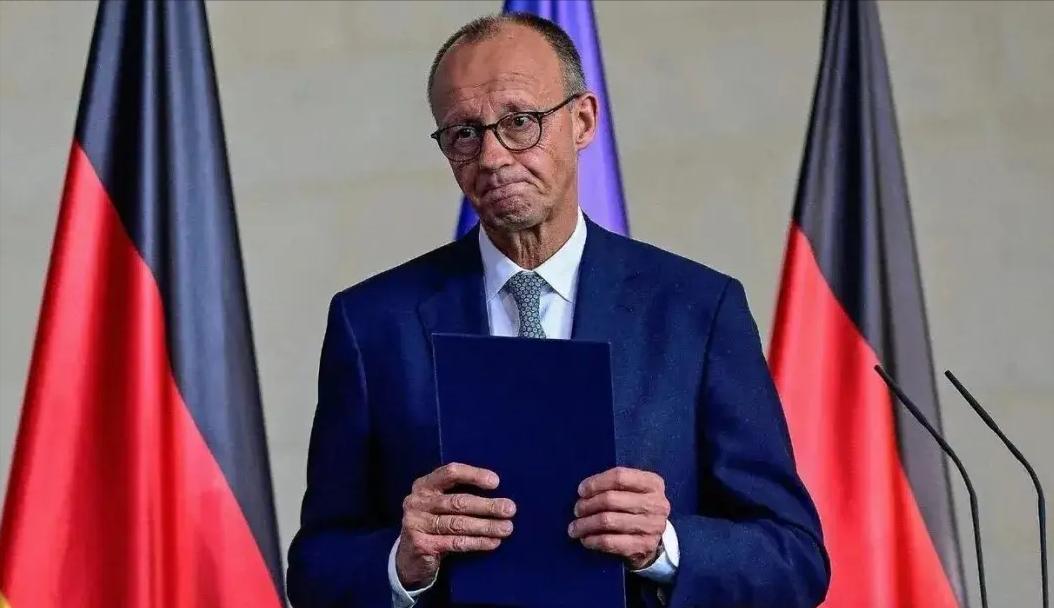 欧洲国家军备升级，美欧矛盾升级，俄威胁背后藏着什么秘密。
德国总理最近公开批评前