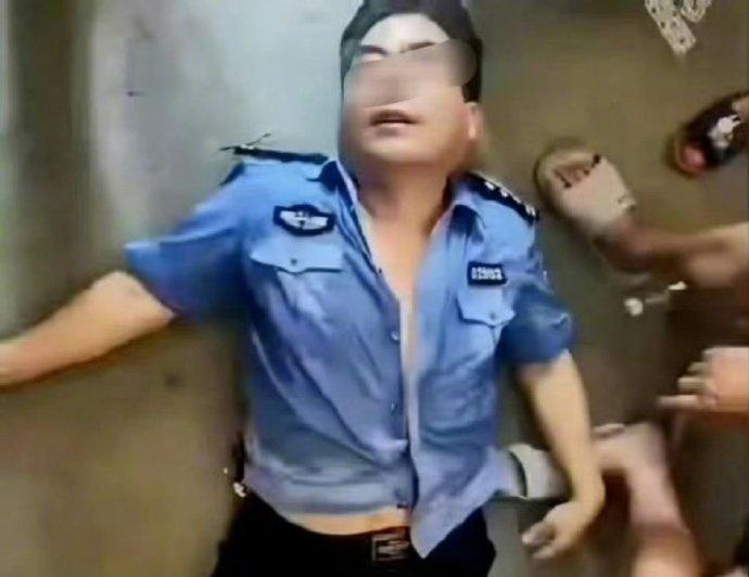 杨旭恒，连续救出51人后，被巨浪冲走、失联10多个小时后，凭借过硬的身体素质和顽