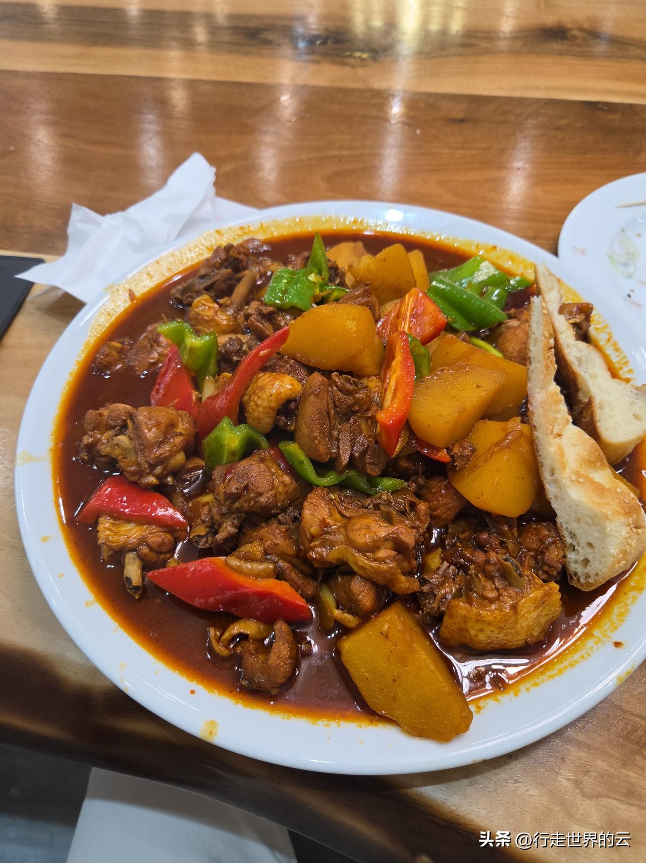 伊斯坦布尔，吃大盘鸡、烤羊肉串，还有烤面筋