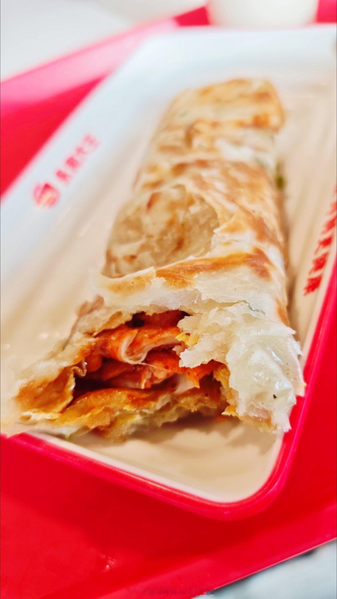 永和大王这早餐的饼做的还是蛮好吃的就是有点油饱了 上海·地铁万邦广场
