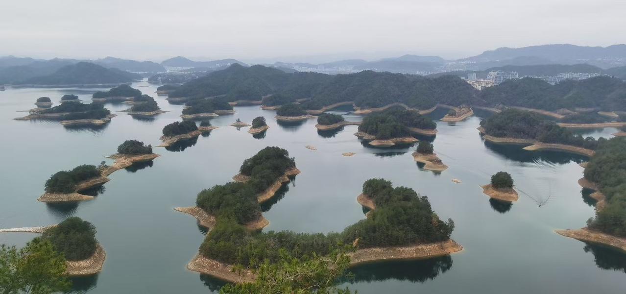 昊华科技：7月迎来特气调价窗口，六氟化钨将进入新一轮涨价周期
 
昊华科技（60