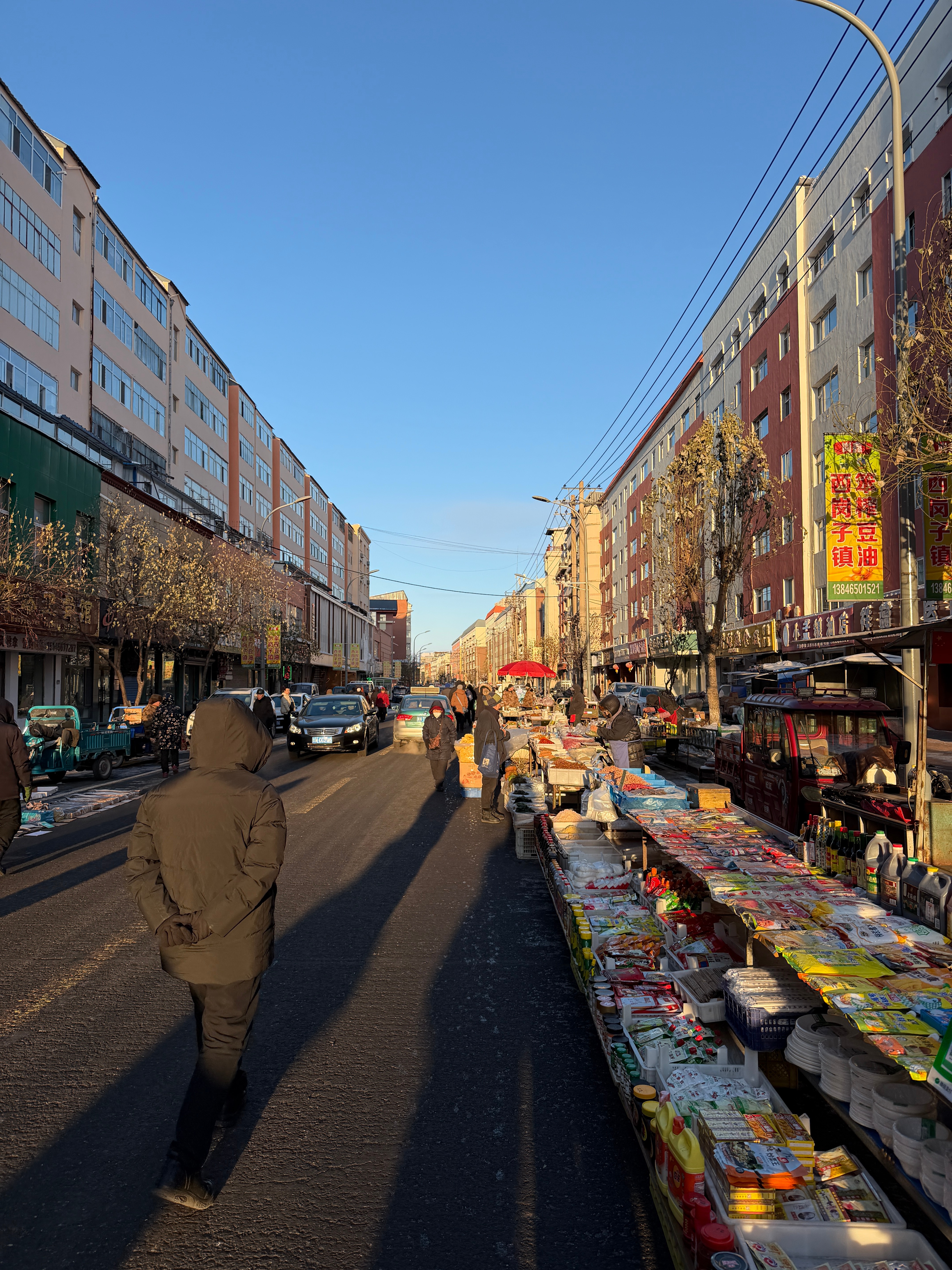 起了个大早，去看看中俄国际大早市结果别说老毛子了毛都没有唯一一个黄毛还是中国人回