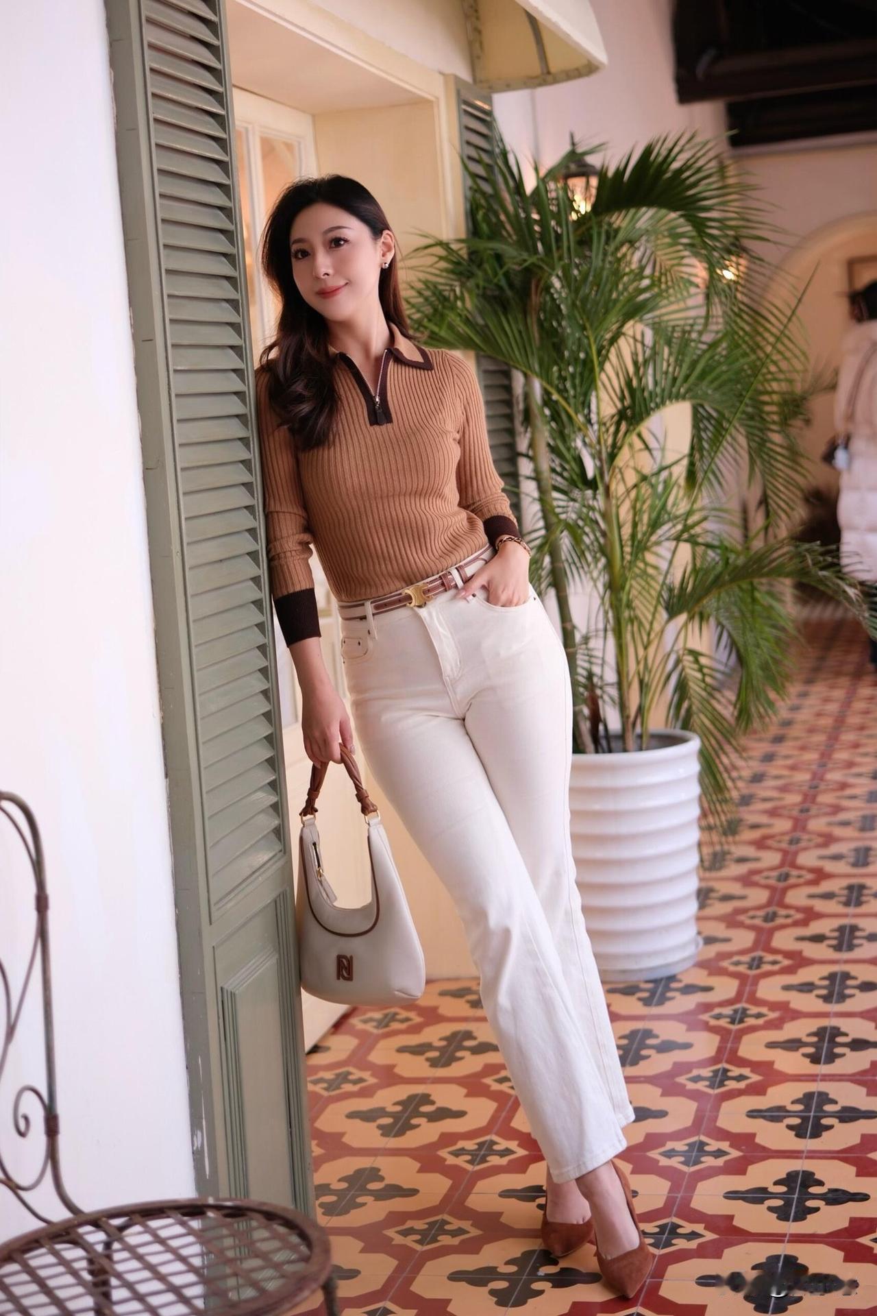 冬日的卡其色｜温柔又有力量🤎||冬天的风，格外清冽
穿上卡其色毛衣，像披上了温