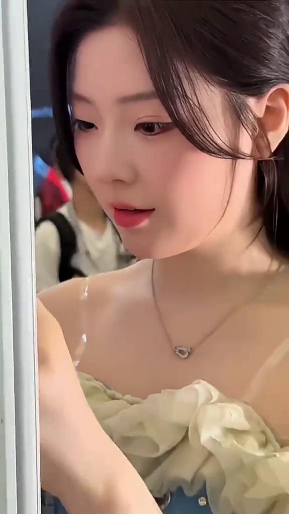 这是什么？黑米椒吗？太大了，你身上有个。