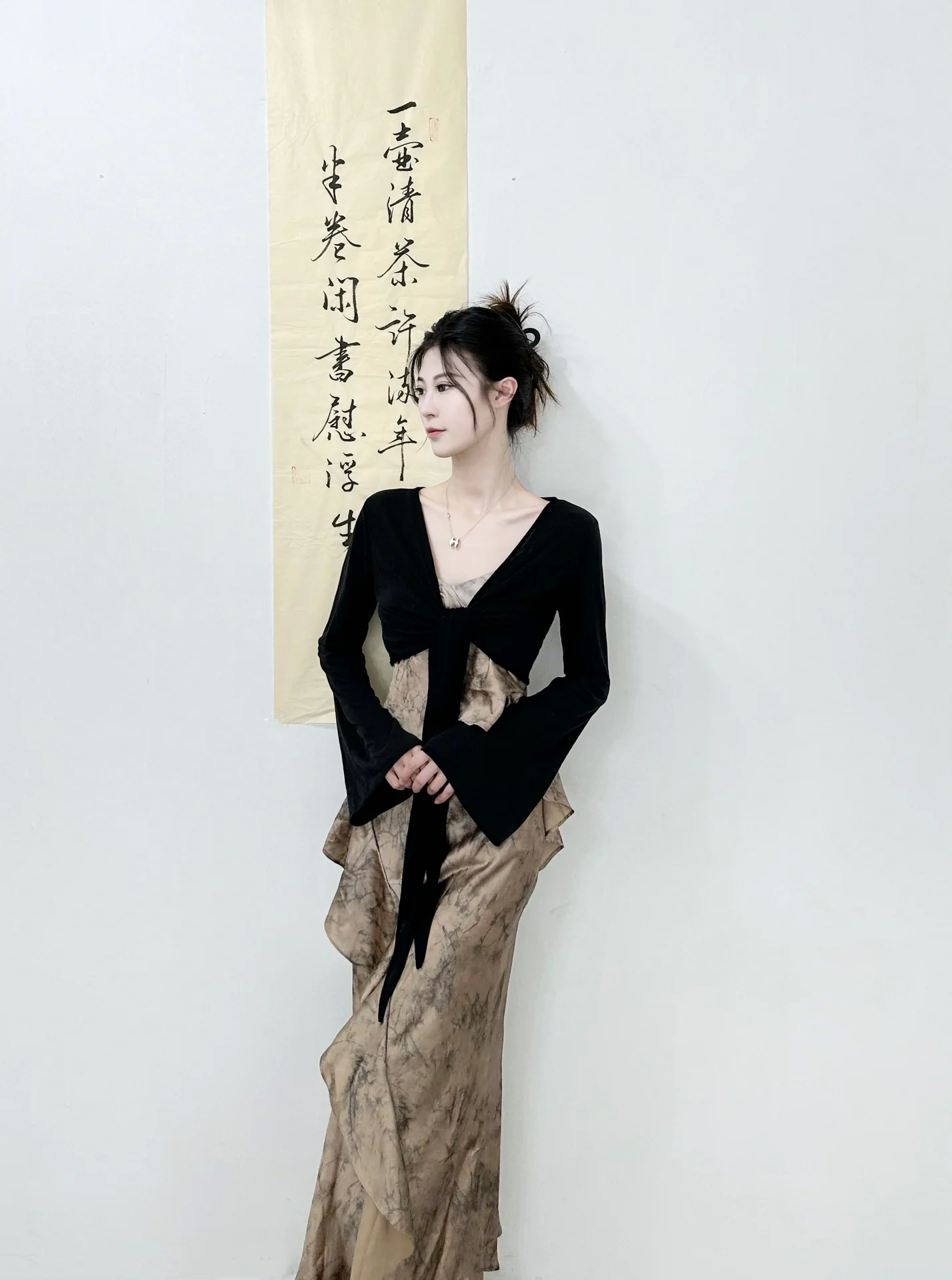 谁来叼走我这朵花 ，再不摘就枯萎了。    杭州  花艺师 ​#花艺培训# ​​