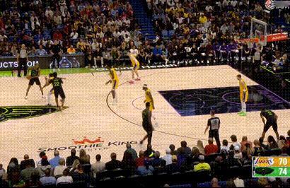 墨菲爆了啊！湖人落后6分湖人vs鹈鹕